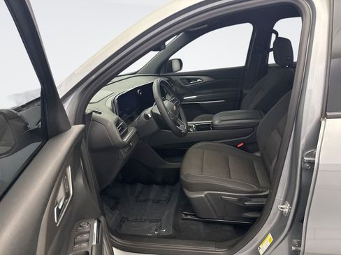 Used 2024 Chevrolet Traverse LS FWD image 10
