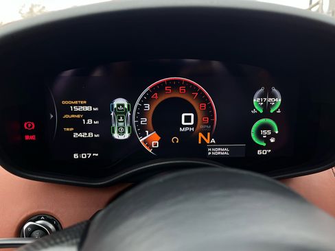 Used 2017 McLaren 570S image 38