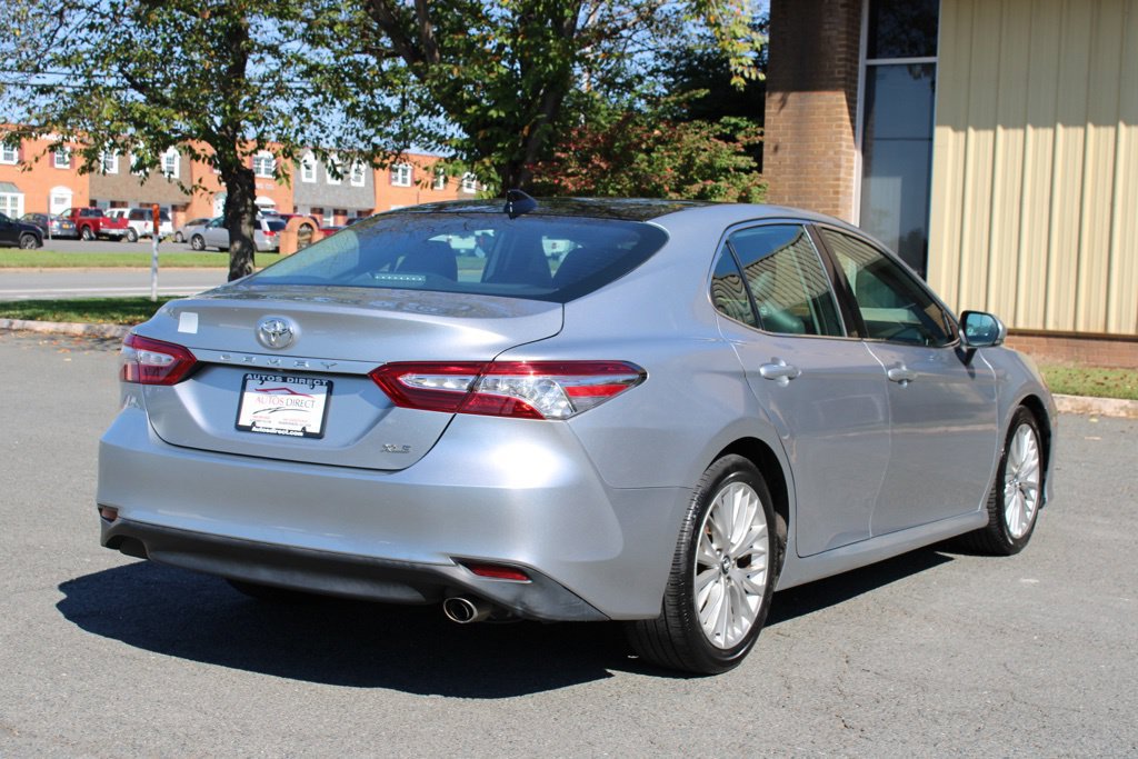 Used 2019 Toyota Camry XLE w/ Navigation Package FWD image 7