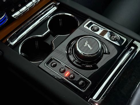 Used 2022 Rolls-Royce Cullinan image 20