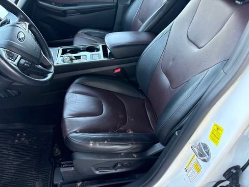 Used 2020 Ford Edge Titanium w/ Equipment Group 301A AWD/4WD image 26