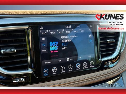 Used 2018 Chrysler Pacifica Limited w/ Advanced Safetytec Group FWD image 23
