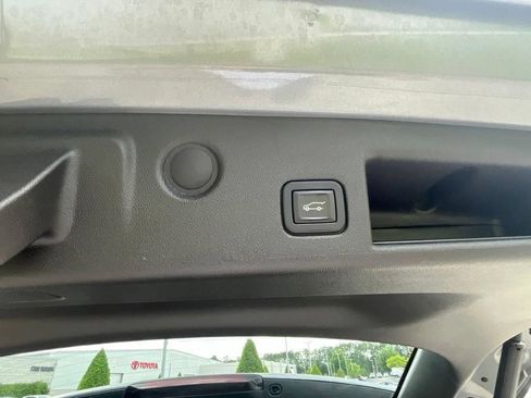 Used 2023 Chevrolet Equinox LT FWD image 35