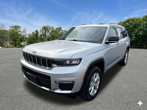 Used 2023 Jeep Grand Cherokee L Limited AWD/4WD image 4