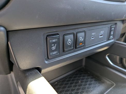 Used 2024 Nissan Frontier SL w/ Technology Package RWD image 28