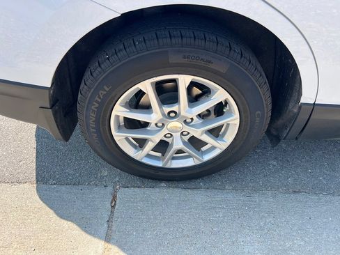 Used 2023 Chevrolet Equinox LT w/ LPO, Floor Liner Package AWD/4WD image 11