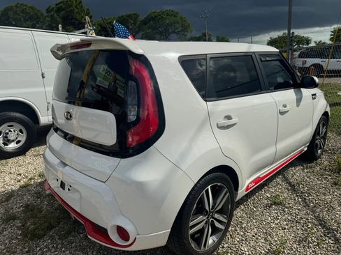 Used 2014 Kia Soul + image 3