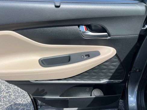 Used 2019 Hyundai Santa Fe SEL FWD image 16
