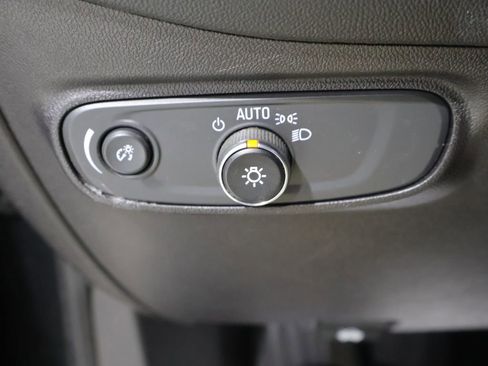 Used 2018 Chevrolet Equinox LT FWD image 31