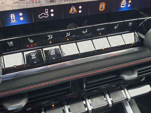 New 2026 Chevrolet Colorado Z71 w/ Technology Package AWD/4WD image 22