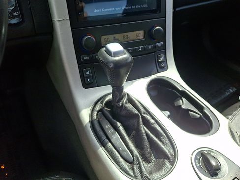 Used 2005 Chevrolet Corvette Coupe w/ Preferred Equipment Group RWD image 13