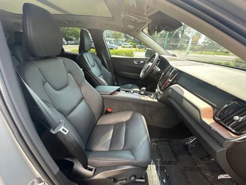 Certified 2024 Volvo XC60 B5 Plus AWD/4WD image 15