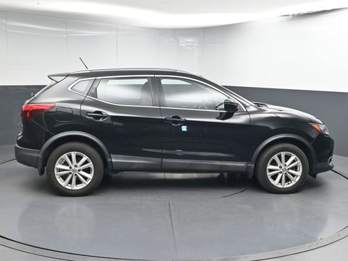Used 2018 Nissan Rogue Sport SV w/ SV Technology Package image 9
