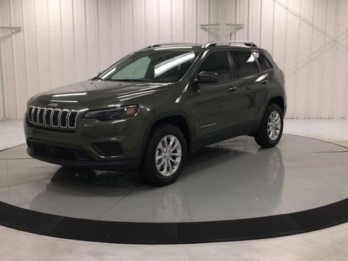 Used 2021 Jeep Cherokee Latitude AWD/4WD image 4