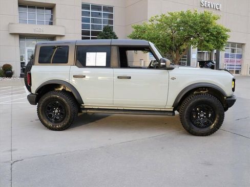 Used 2024 Ford Bronco Wildtrak image 10