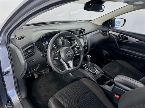 Used 2020 Nissan Rogue Sport S image 9