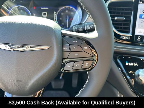 New 2026 Chrysler Pacifica Limited w/ S Appearance Package FWD image 32