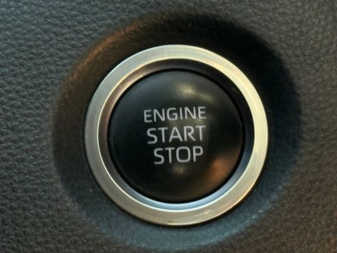 Used 2019 Toyota Corolla SE w/ Carpet Mat Package FWD image 31