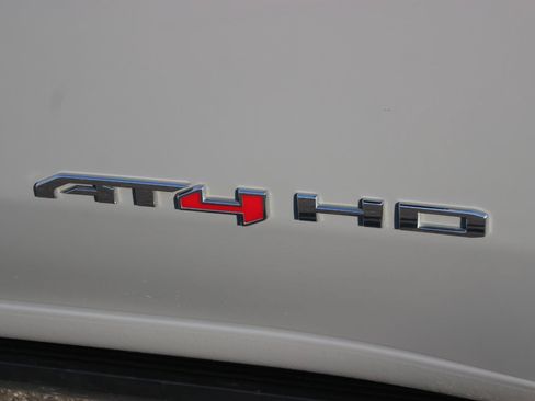 Used 2024 GMC Sierra 2500 AT4 w/ AT4 Premium Plus Package AWD/4WD image 11
