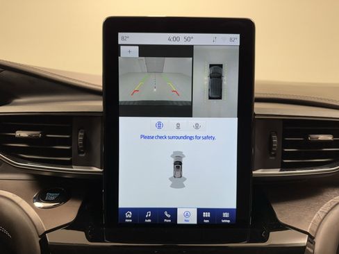 Used 2023 Ford Explorer Platinum w/ Technology Package image 16