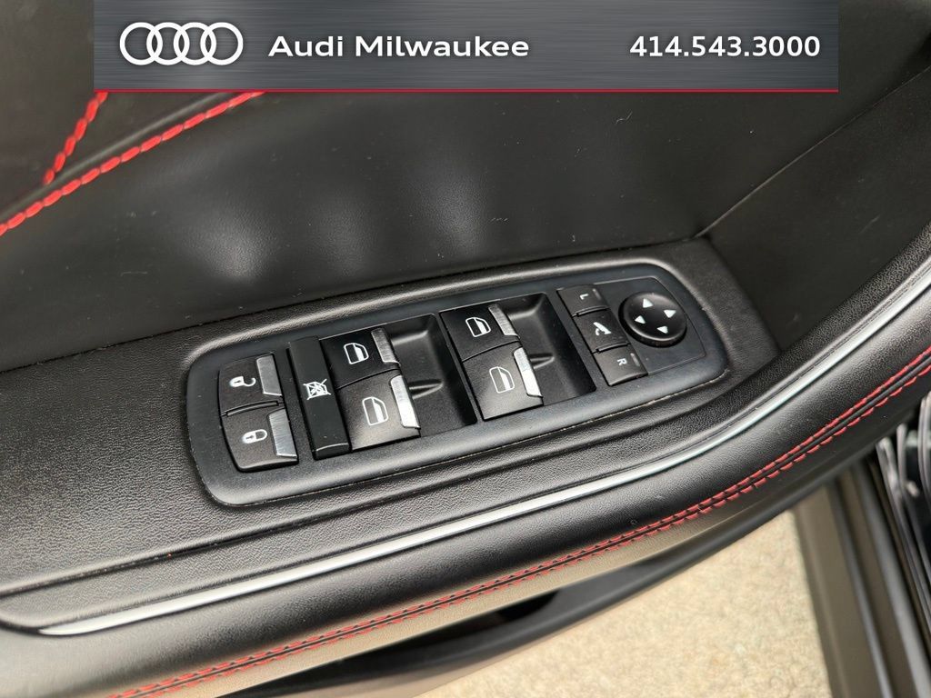 Used 2021 Maserati Levante AWD/4WD image 19