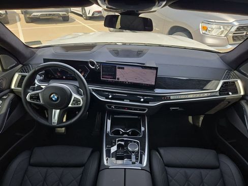 Used 2024 BMW X7 xDrive40i w/ M Sport Package AWD/4WD image 13