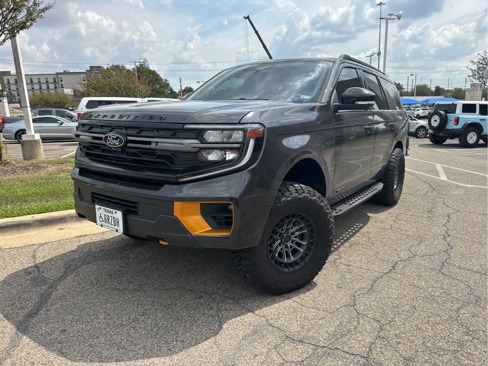 Used 2025 Ford Expedition Tremor AWD/4WD image 2
