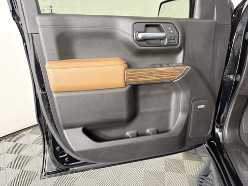 Used 2021 Chevrolet Silverado 1500 High Country w/ Technology Package AWD/4WD image 8