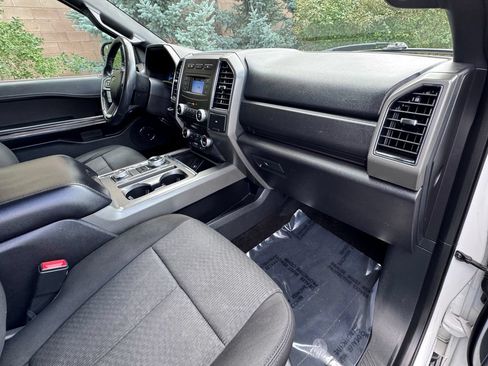 Used 2018 Ford Expedition XLT AWD/4WD image 37