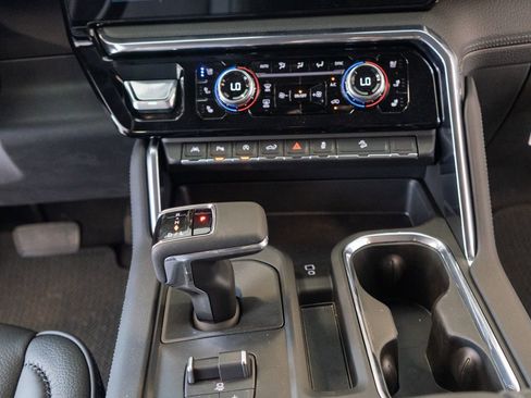 New 2025 GMC Sierra 1500 Denali w/ Denali Reserve Package image 13