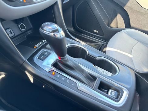 Used 2018 Chevrolet Equinox Premier image 21