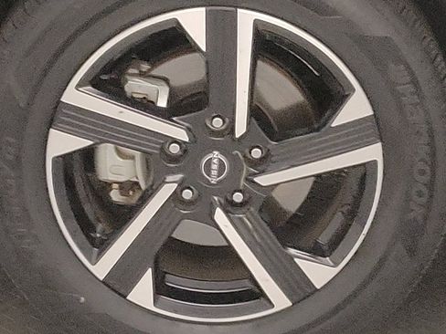 Used 2025 Nissan Sentra SV FWD image 31