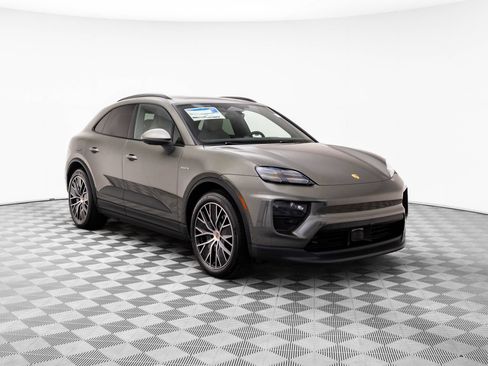 New 2025 Porsche Macan 4 Electric AWD/4WD image 6