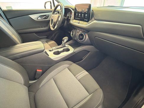 Used 2025 Chevrolet Blazer LT FWD image 25