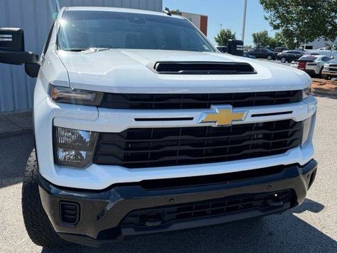 Used 2025 Chevrolet Silverado 2500 Custom w/ Custom Value Package AWD/4WD image 11