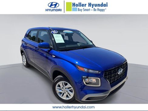 Certified 2025 Hyundai Venue SE FWD image 1