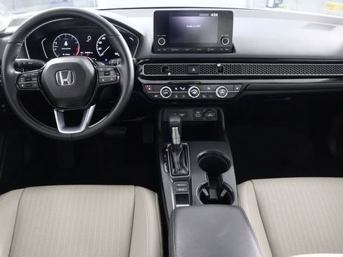 Used 2024 Honda Civic EX-L image 2