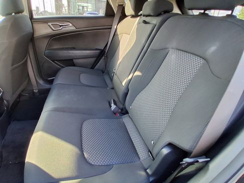 Used 2023 Kia Sportage LX image 10