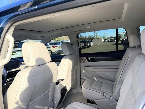 New 2026 Buick Enclave Avenir w/ Super Cruise Package image 9