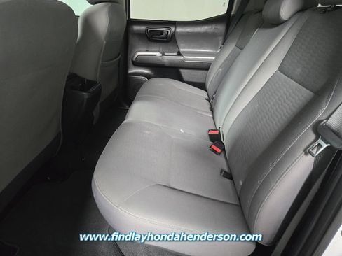 Used 2019 Toyota Tacoma SR5 AWD/4WD image 15