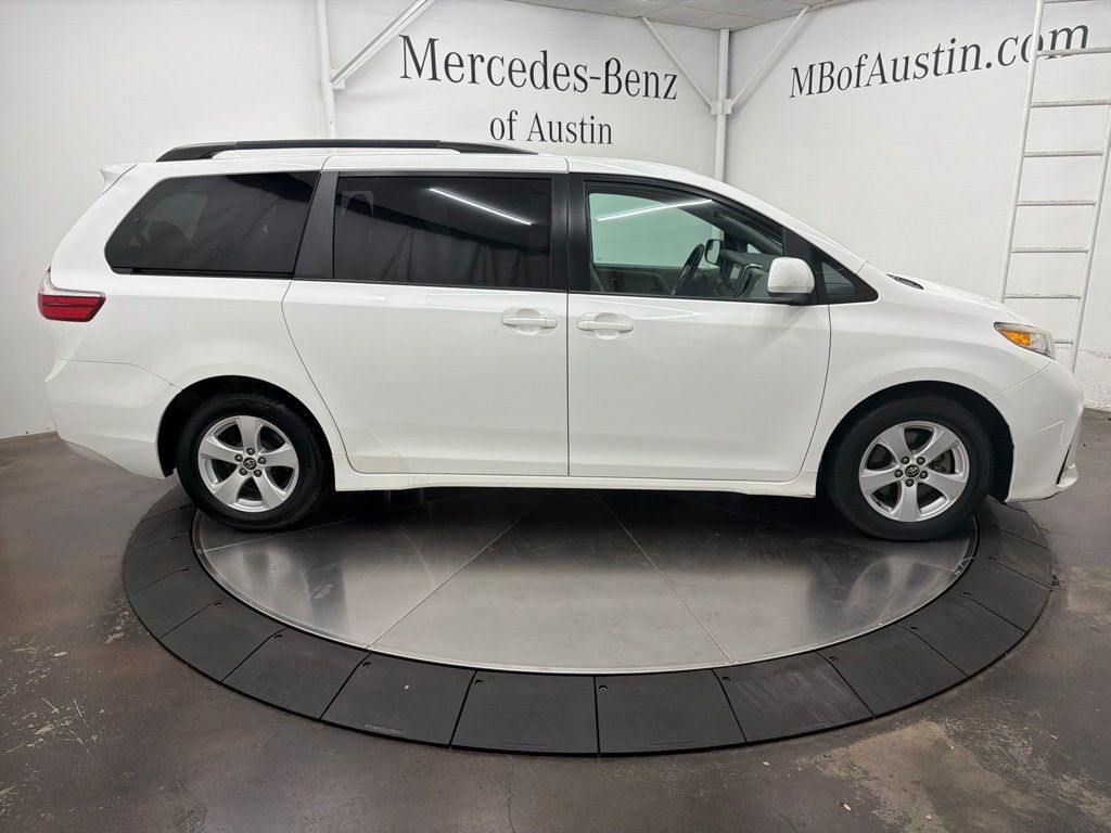 Used 2019 Toyota Sienna LE FWD image 8