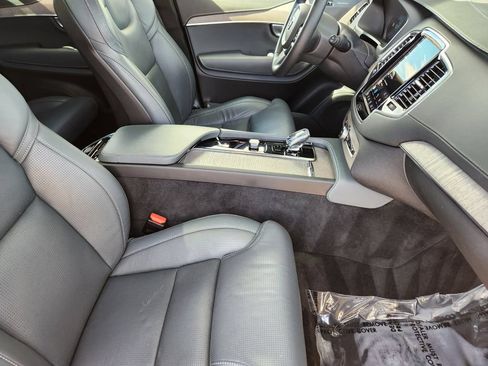 Used 2024 Volvo XC90 T8 Ultimate w/ Lounge Package AWD/4WD image 5