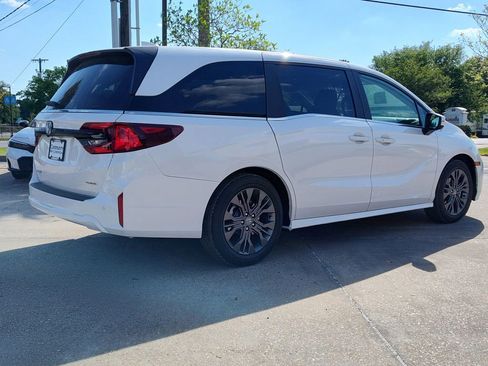 New 2026 Honda Odyssey Touring image 5