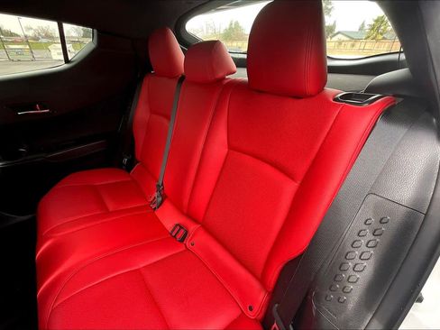 Used 2021 Toyota C-HR XLE image 27