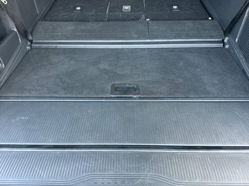 Certified 2025 Ford Expedition Platinum AWD/4WD image 15