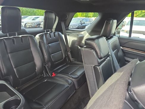 Used 2016 Ford Explorer Limited w/ Equipment Group 301A FWD image 12