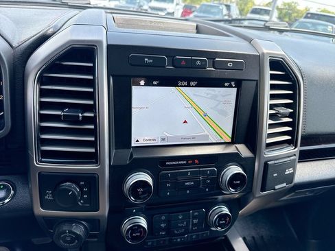 Used 2017 Ford F150 Platinum w/ Equipment Group 701A Luxury AWD/4WD image 18