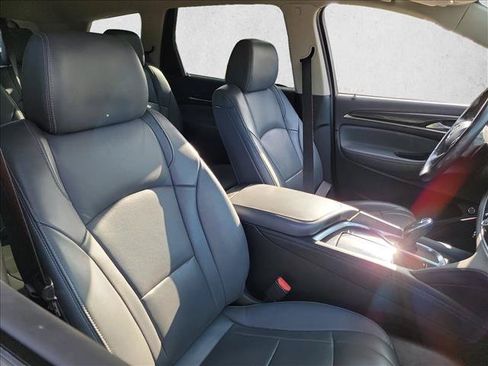 Used 2019 Buick Enclave Essence w/ LPO, Sport Appearance Package FWD image 12