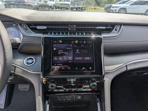 New 2025 Jeep Grand Cherokee Laredo X image 13