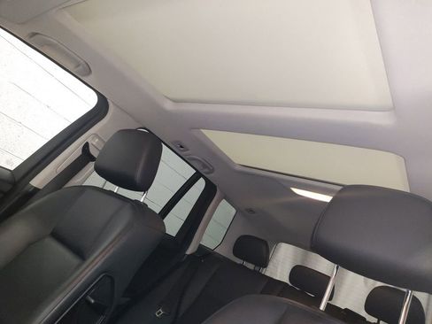 Used 2011 Mercedes-Benz GLK 350 4MATIC image 24